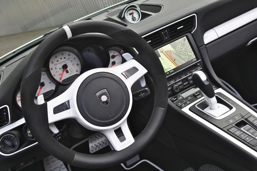 Панель приборов McLaren MP4-12C GT Spyder by Gemballa 2013 года  (фото 7 из 14)